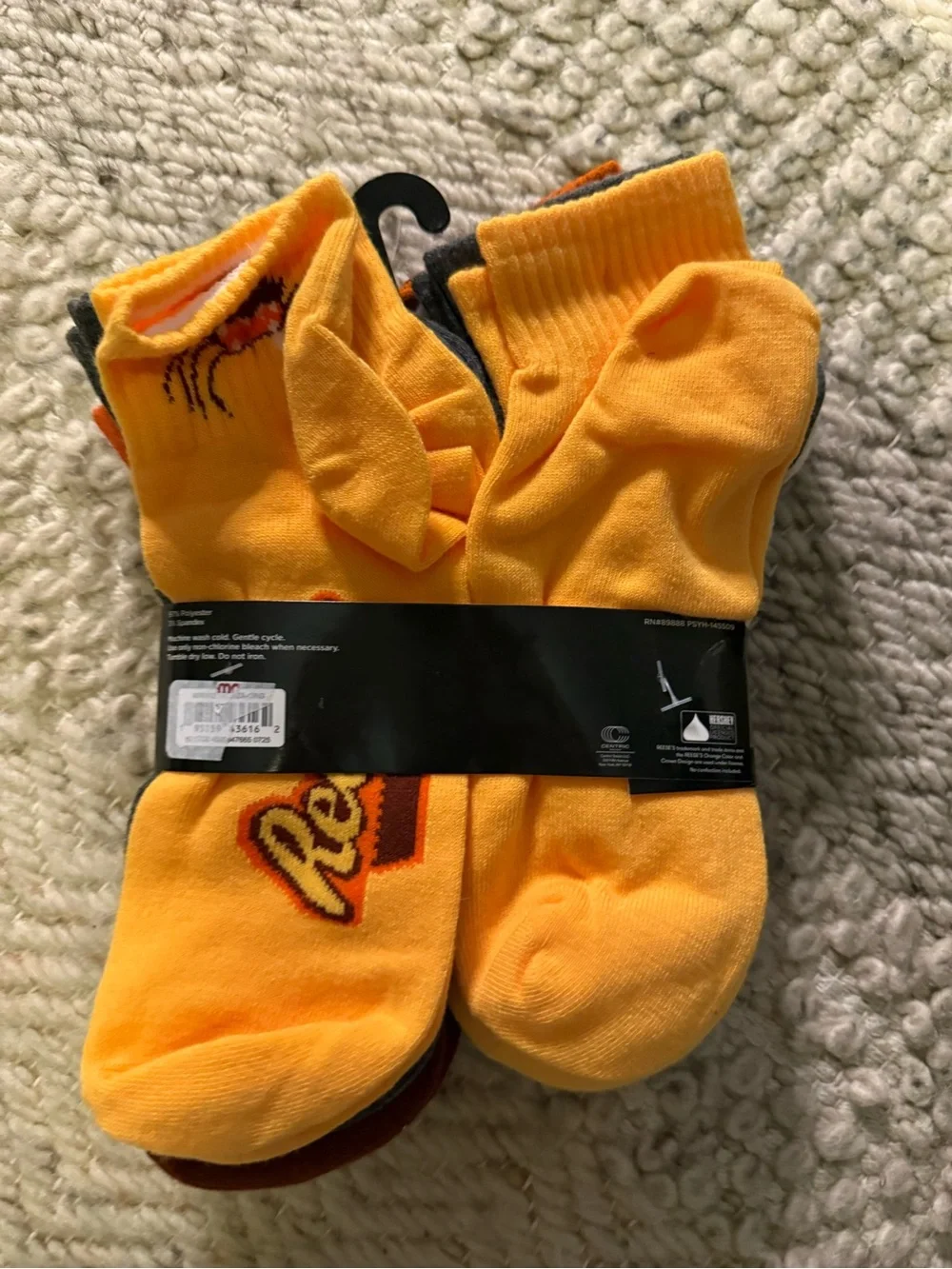 Reese's Celebrate Ankle Socks for Women or men shoe size 6-12 halloween nwt
